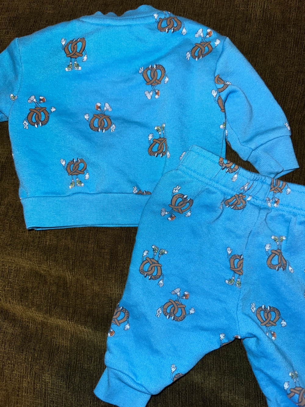 Tucker + Tate Bright Blue Pretzel Print Baby Set - Picture 2 of 3